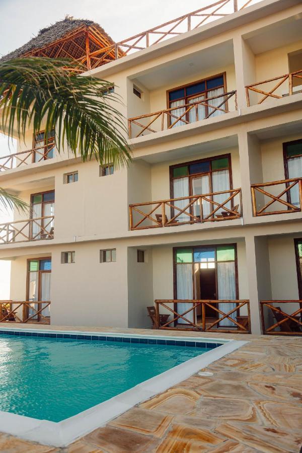 Ocean Breeze Hotel ナングウィ エクステリア 写真